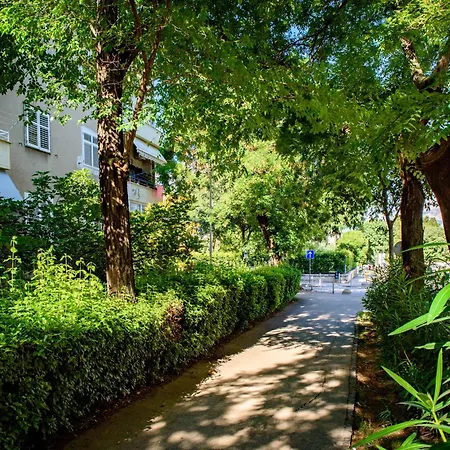 Central 2 Bedroom, Free Private Parking Apartman Split